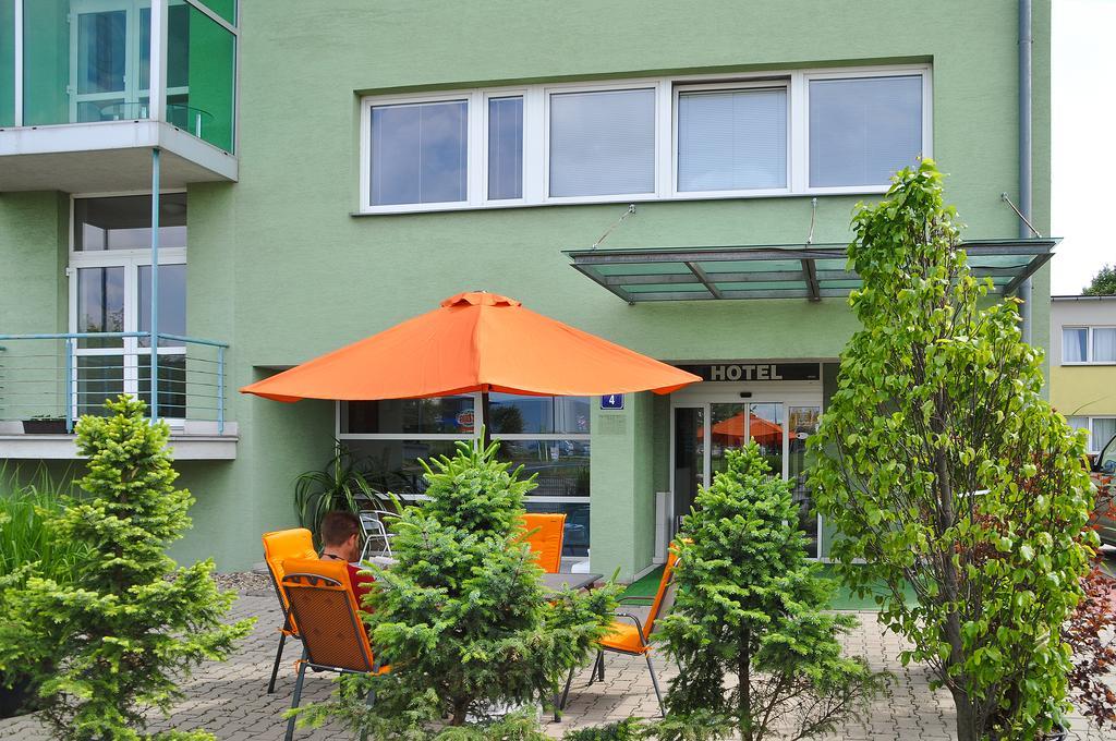 Hotel Imos Prague Exterior photo
