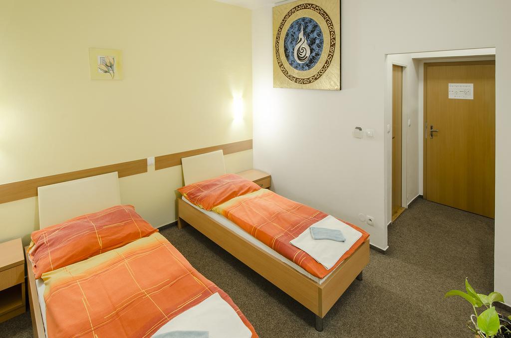 Hotel Imos Prague Exterior photo