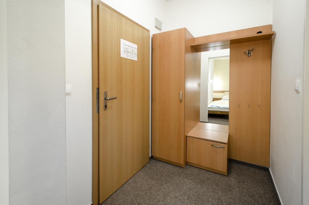 Hotel Imos Prague Exterior photo
