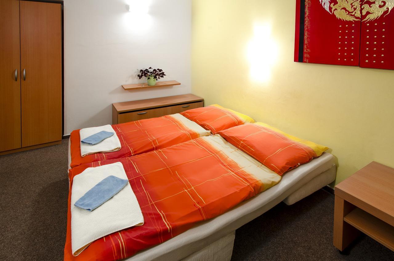 Hotel Imos Prague Exterior photo